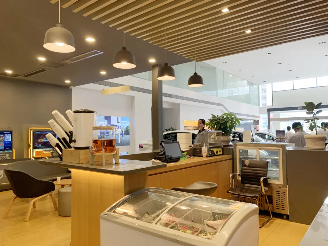 商业空间球速体育在线客服|一汽大众4S店球速体育在线客服，不同色彩与材质，赋予空间别样质感！