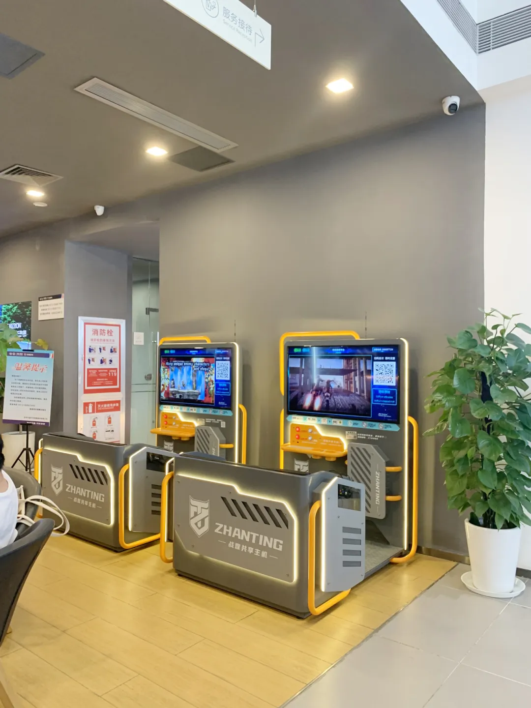 商业空间球速体育在线客服|一汽大众4S店球速体育在线客服，不同色彩与材质，赋予空间别样质感！
